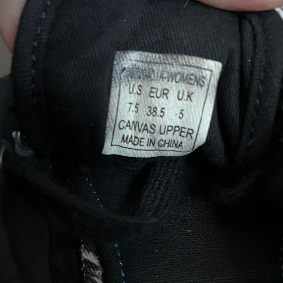 Levi's Black Canvas Sneakers with White Soles - Picture 8 of 8